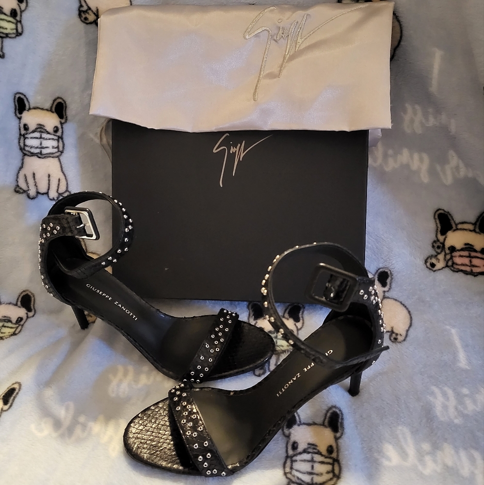 Giuseppe Zanotti black heel sz 36.5 (6.5/ 7)